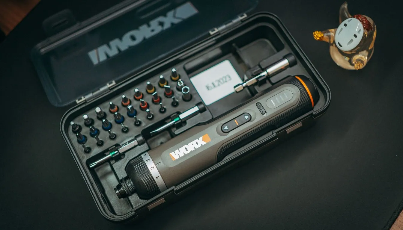 Precision screwdriver kit with small bits